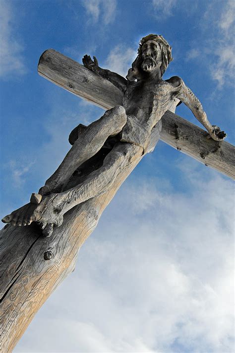 a picture of the cross